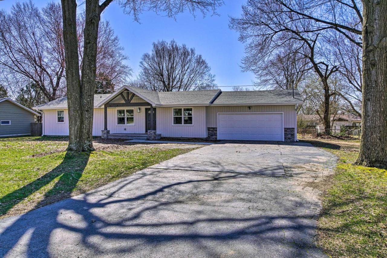 Vila Retreat With Deck About 9 Mi To Downtown Springfield Ozark Exteriér fotografie
